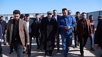 رئيس الوزراء العراقي يزور البصرة ويعد بخدمات أفضل 
