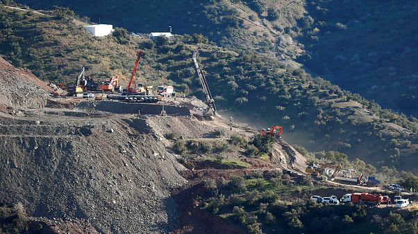 Ισπανία: Κρίσιμες ώρες για την διάσωση του μικρού Γιουλέν Ισπανία: Κρίσιμες ώρες για την διάσωση του μικρού Γιουλέν