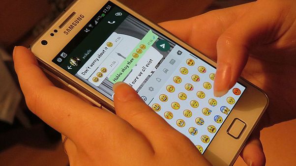 WhatsApp'ın 1 mesajın paylaşılmasını 5 kişiyle sınırlaması ne anlama geliyor? WhatsApp'ın 1 mesajın paylaşılmasını 5 kişiyle sınırlaması ne anlama geliyor?