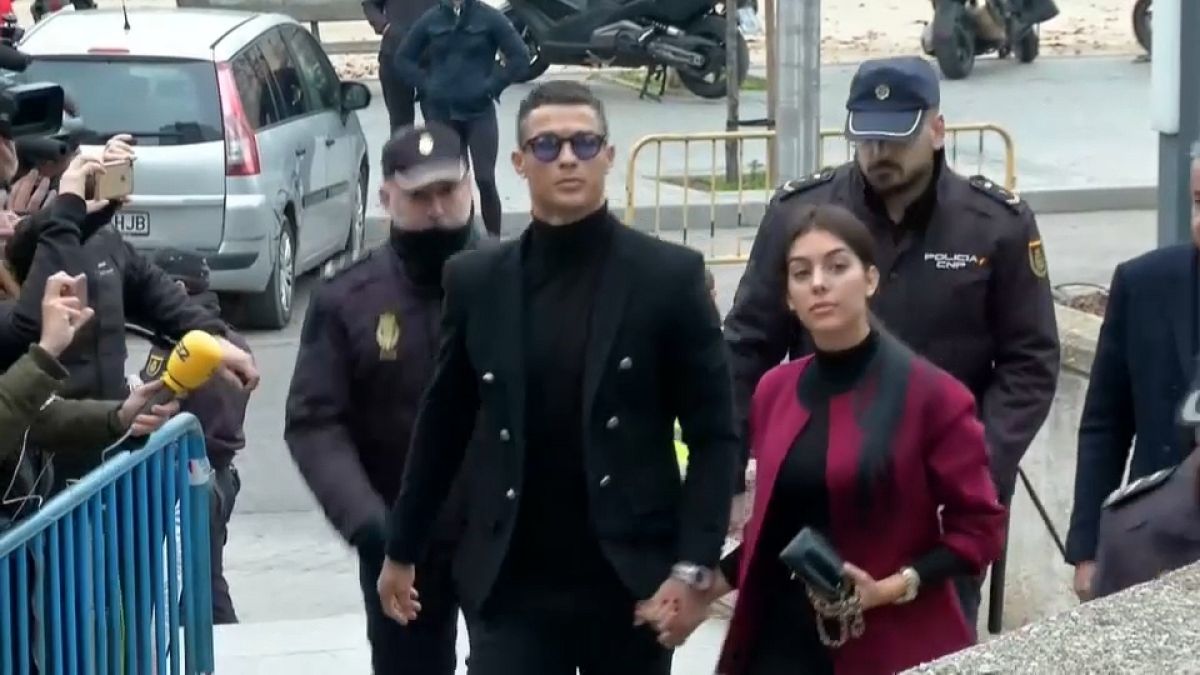 Ronaldo adócsalás miatt a bíróságon