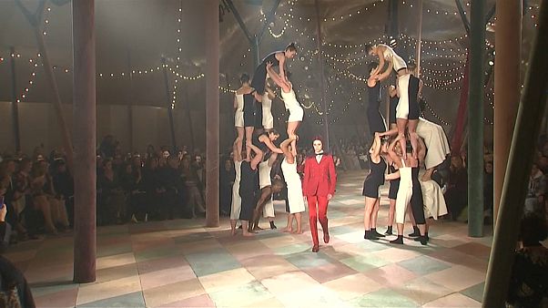 À Paris, Dior fait son cirque au premier jour des présentations Haute Couture À Paris, Dior fait son cirque au premier jour des présentations Haute Couture