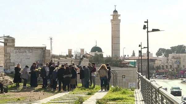 فيديو: أرض الرئيس الفلسطيني الراحل عرفات في القدس التي حجزتها محكمة إسرائيلية فيديو: أرض الرئيس الفلسطيني الراحل عرفات في القدس التي حجزتها محكمة إسرائيلية