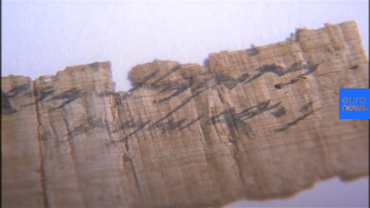 Archaeologists return to site of Dead Sea Scrolls discovery