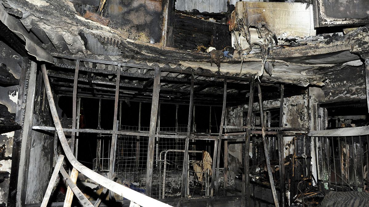 سبعة أطفال من عائلة واحدة يلقون حتفهم في حريق مبنى بدمشق