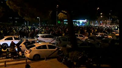 سائقو سيارات الأجرة في مدريد  يواصلون إضرابهم إلى أجل غير مسمى