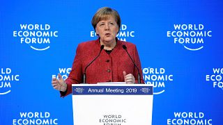 Merkel defende multilateralismo em Davos
