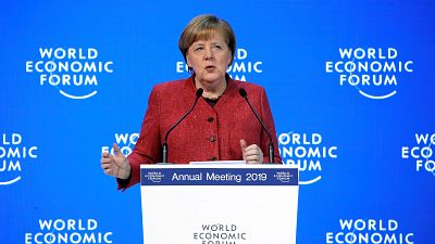 Merkel defende multilateralismo em Davos