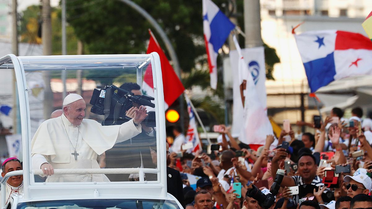 Megérkezett Ferenc pápa a panamai Ifjúsági Világtalálkozóra