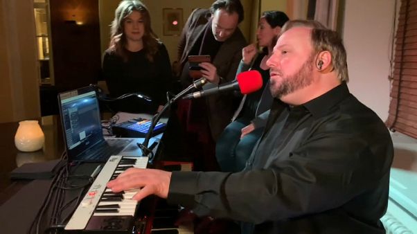 O que acontece neste bar de Davos, fica em Davos O que acontece neste bar de Davos, fica em Davos