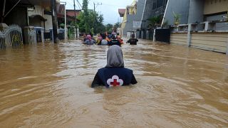 Egyre több áldozatot szednek az indonéziai áradások
