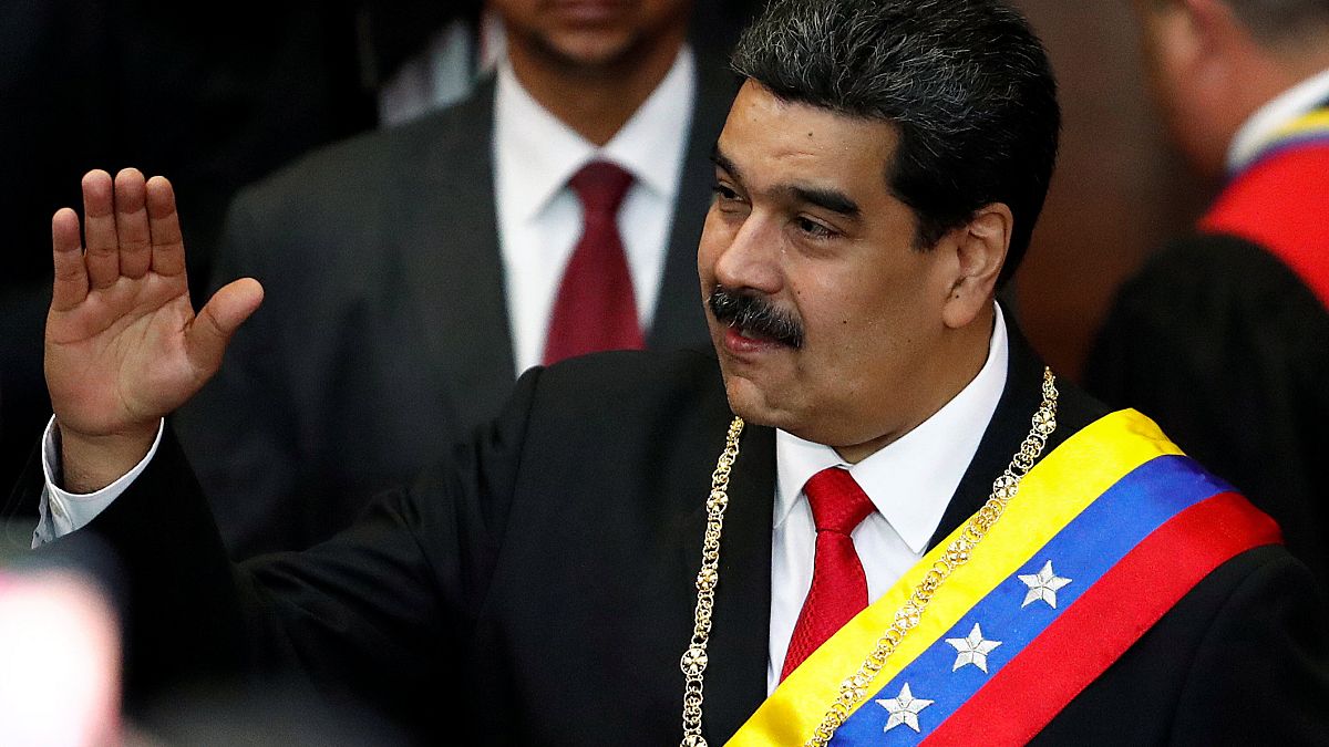 Maduro ABD'deki diplomatik temsilcilikleri kapatma kararı aldı