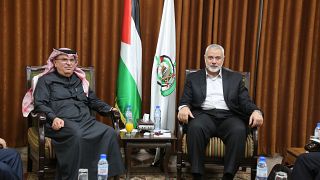 حماس ترفض منحة قطر لدفع رواتب موظفي غزة 