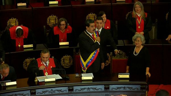 Machtkampf in Venezuela: Das Militär warnt vor Bürgerkrieg, Maduro weist US-Diplomaten aus Machtkampf in Venezuela: Das Militär warnt vor Bürgerkrieg, Maduro weist US-Diplomaten aus