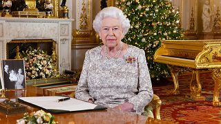 الملكة إليزابيث تحث بريطانيا على التوصل لأرضية مشتركة مع الاتحاد الأوروبي