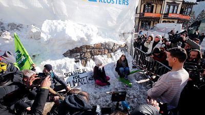 Tüntetés Davosban