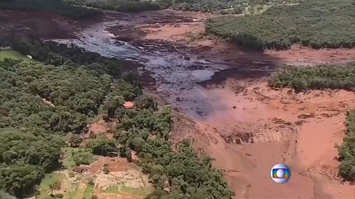 Rutura de barragem em Minas Gerais faz centenas de desaparecidos