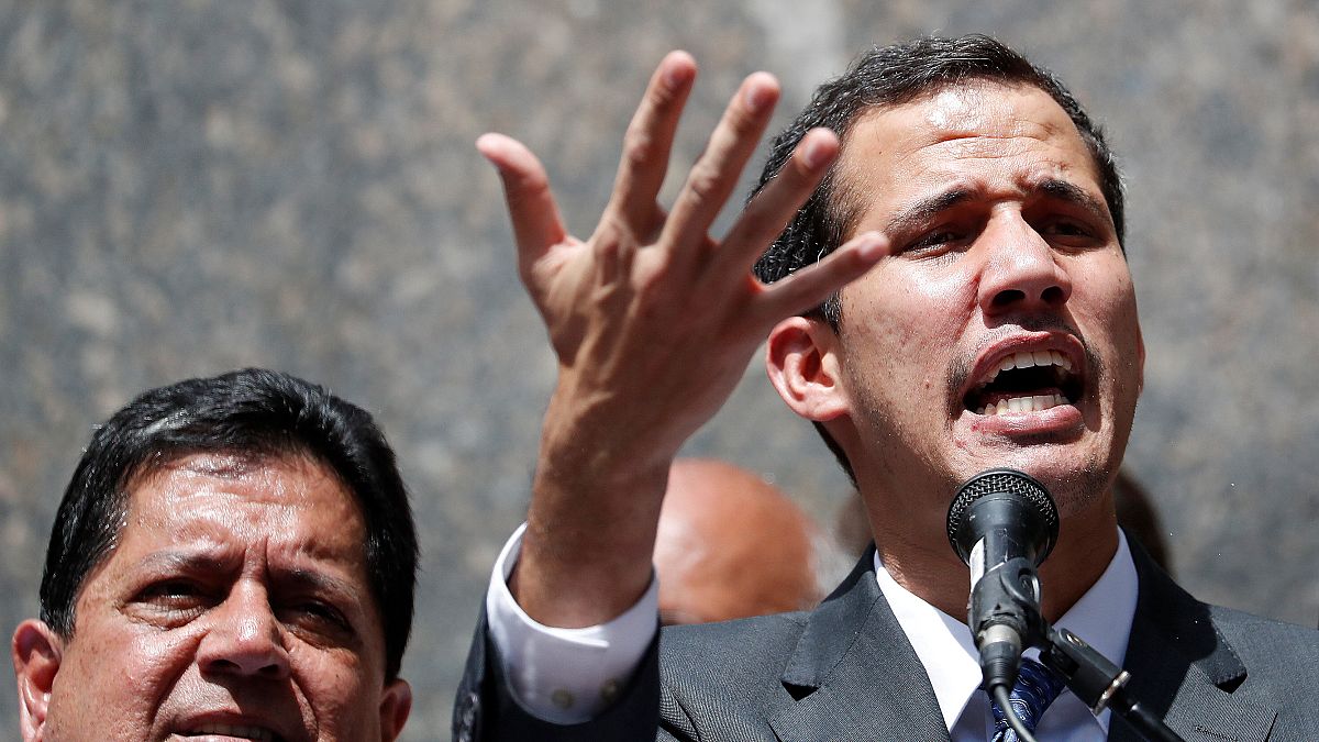 Guaidó urges Venezuela's military to recognise him as interim president