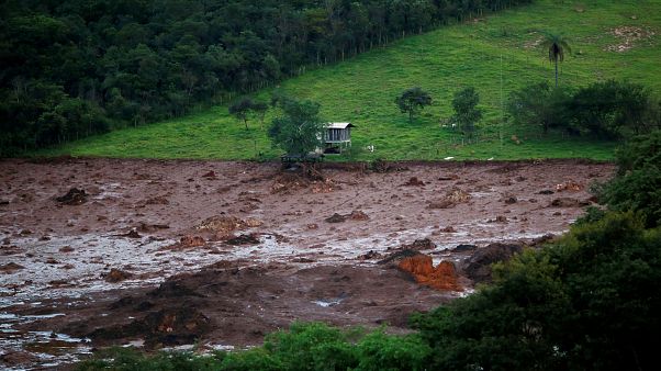 Colosal tragedia tras la rotura de una presa minera en Brasil Colosal tragedia tras la rotura de una presa minera en Brasil