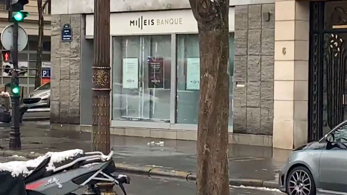 بانک میه پاریس؛ چگونه روز روشن از یک بانک در خیابان شانزه‌لیزه دزدی کردند