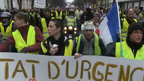 زخم في مظاهرات "السترات الصفراء" وانقسام داخل الحركة بسبب الانتخابات الأوروبية زخم في مظاهرات "السترات الصفراء" وانقسام داخل الحركة بسبب الانتخابات الأوروبية