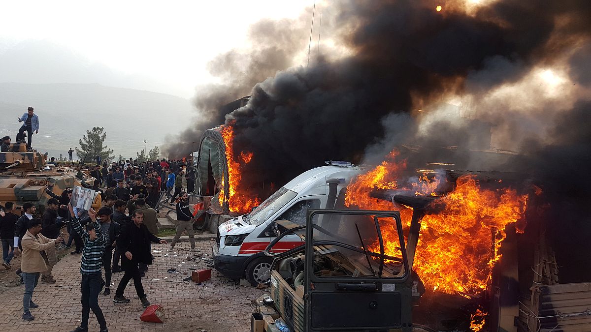 Duas mortes em invasão a acampamento militar turco