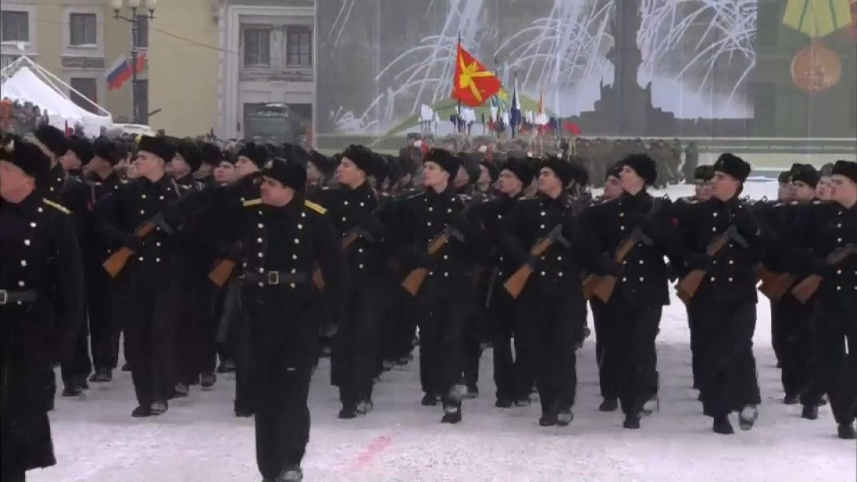 Militärparade zum 75. Jubiläum des Endes der deutschen Belagerung von Leningrad