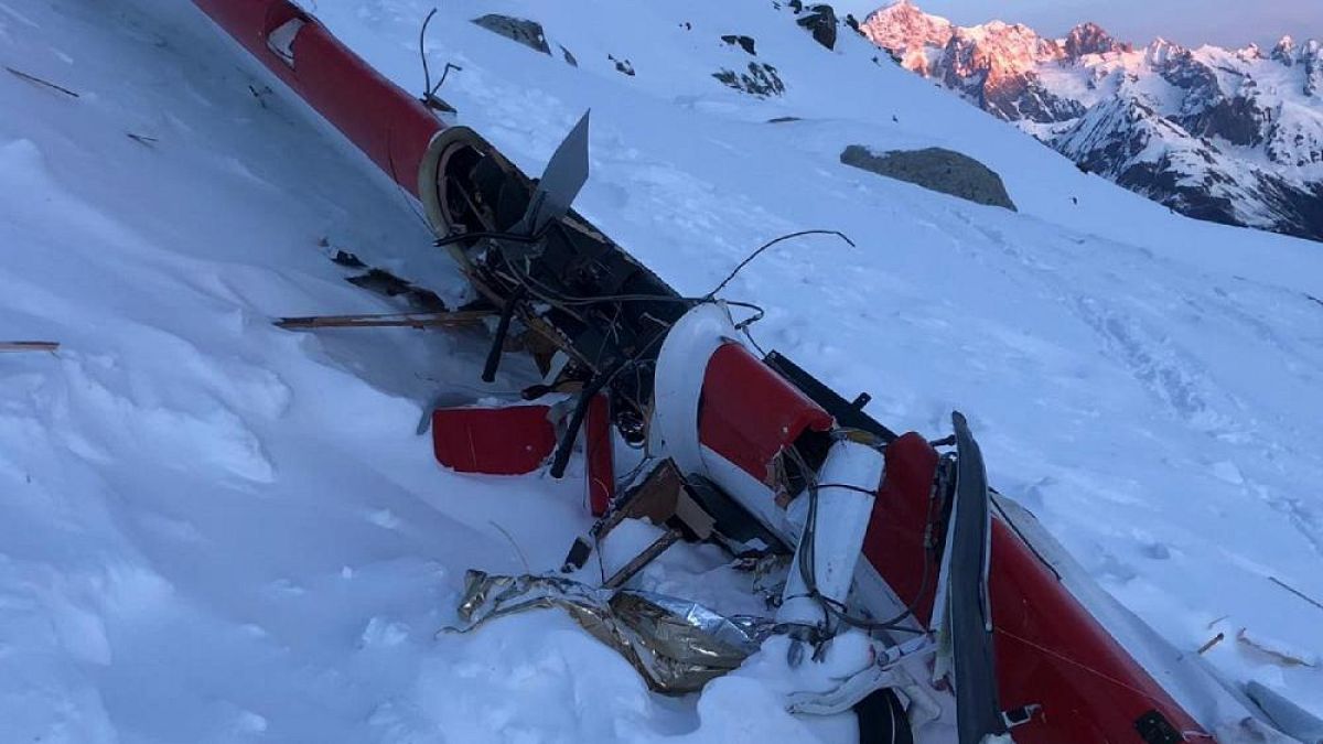 تصادف هواپیمای سبک با بالگرد در ایتالیا ۷ کشته بر جا گذاشت