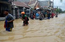 Endonezya'da sel ve toprak kayması: bilanço ağırlaşıyor