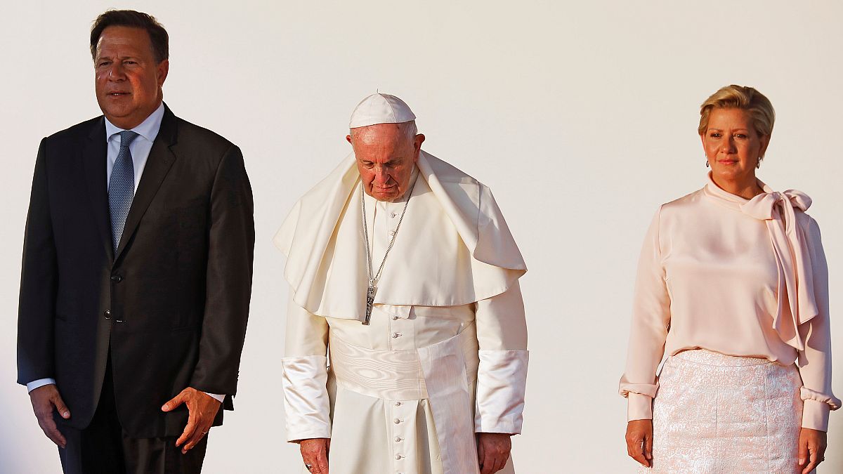 Papa despede-se do Panamá com missa gigantesca