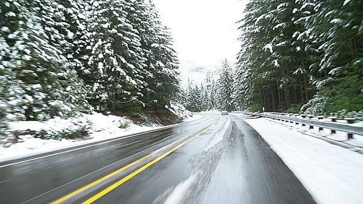 رانندگی در زمستان؛ چگونه در برف و یخ بهتر برانیم؟