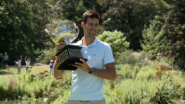 Tennis: Djokovic a caccia di Federer e Nadal Tennis: Djokovic a caccia di Federer e Nadal