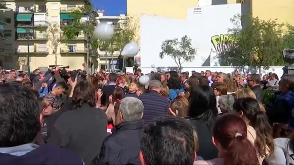 Julen: Malaga residents release white balloons in tribute to toddler Julen: Malaga residents release white balloons in tribute to toddler