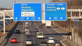 Marad a száguldozás a német autópályákon