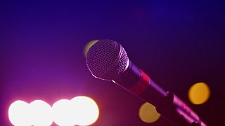 Stöhnen statt singen: Olivia Jones eröffnet erste deutsche Porno-Karaoke-Bar in Hamburg