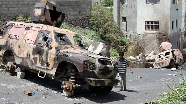 Yemen'de bombalı saldırı: 6 ölü, 20 yaralı Yemen'de bombalı saldırı: 6 ölü, 20 yaralı