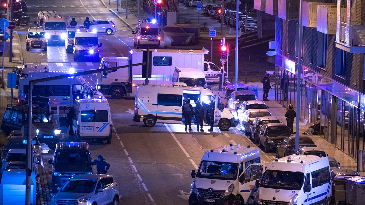 الشرطة الفرنسية تعتقل 5 مشتبه بهم في اعتداء ستراسبورغ