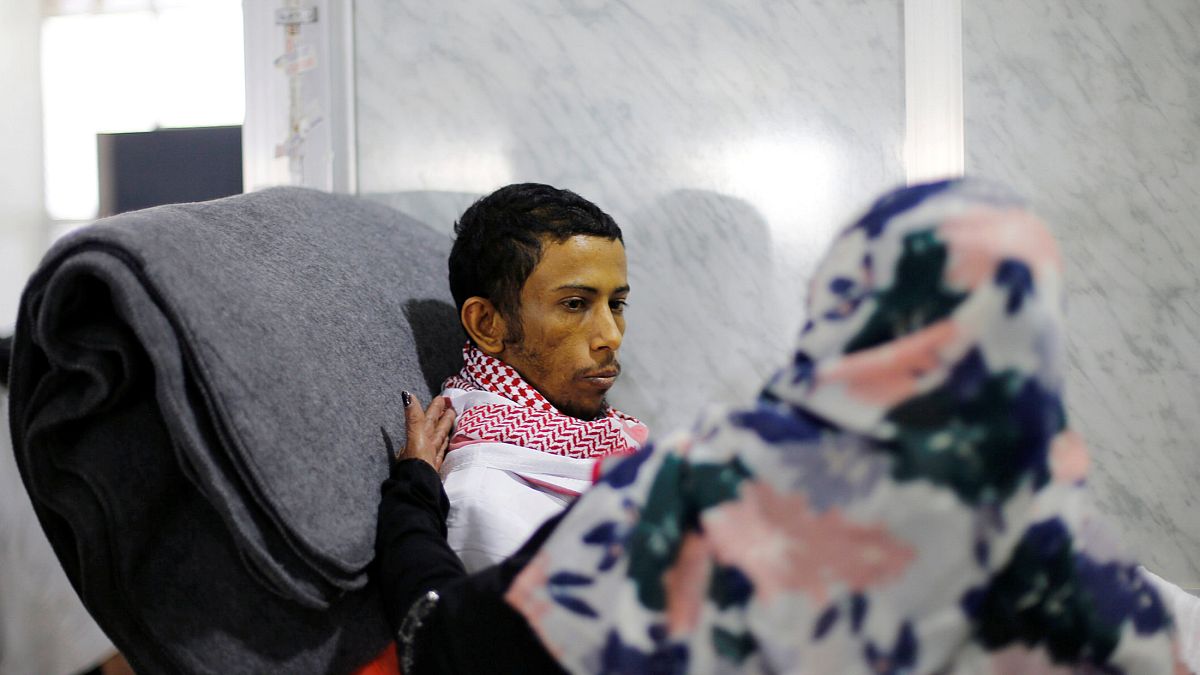 حركة الحوثي اليمنية تقول إنها أطلقت سراح سجين سعودي