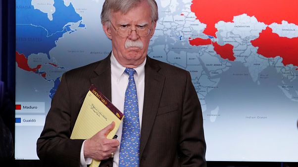 "5.000 tropas a Colombia": La desconcertante nota del asesor de Trump en el anuncio contra Venezuela "5.000 tropas a Colombia": La desconcertante nota del asesor de Trump en el anuncio contra Venezuela