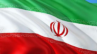 إصابة شرطي في انفجار قنبلتي صوت جنوب إيران و"جيش العدل" يعلن مسؤوليته