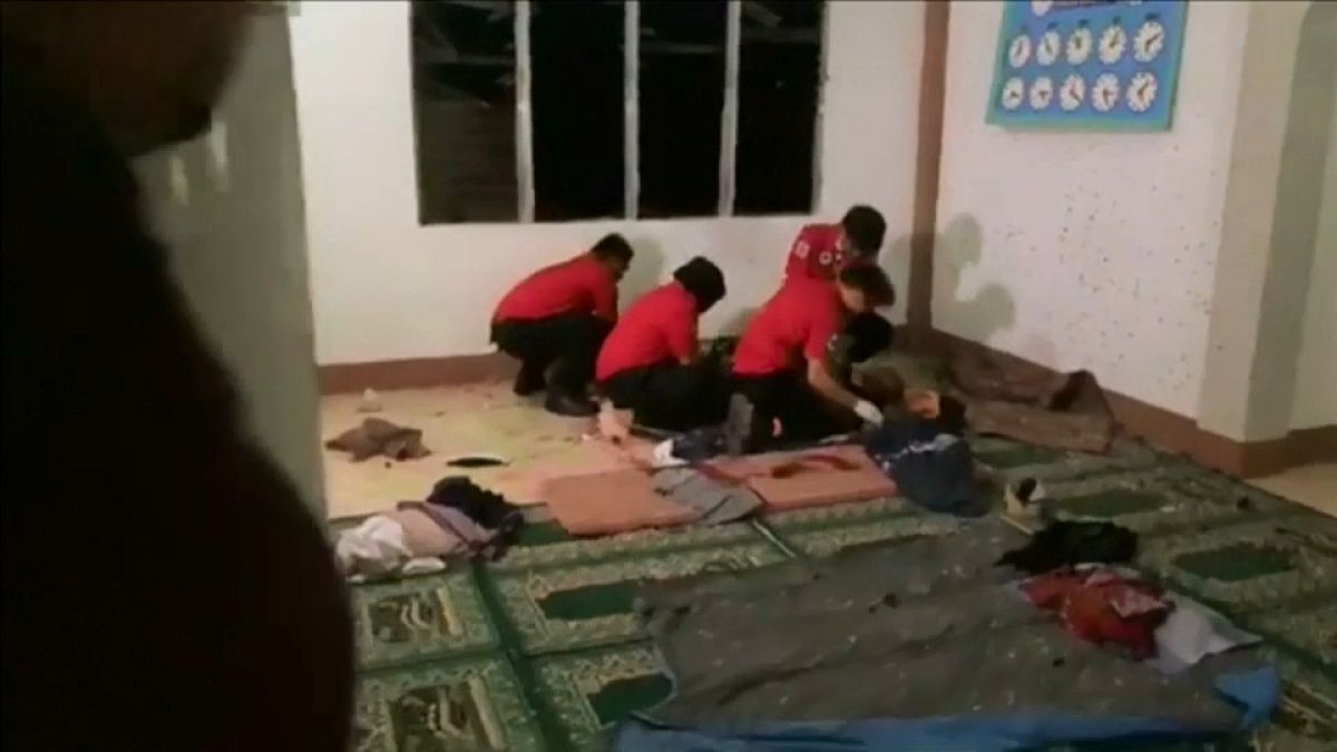 شاهد: قتيلان في اعتداء على مسجد بقنبلة في الفلبين 