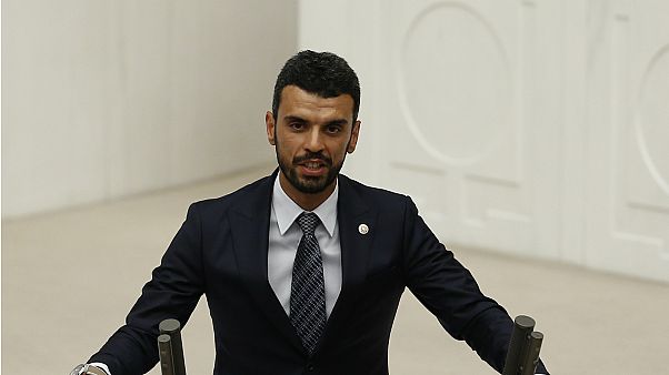 Ak Partili Sofuoğlu'nun 'senatör' kartvizitine inceleme Ak Partili Sofuoğlu'nun 'senatör' kartvizitine inceleme