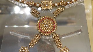 محاكمة سويدي سرق مجوهرات ملكية تعود للقرن 17