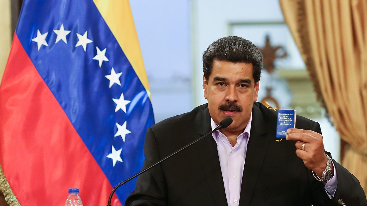 Maduro da las gracias a Putin y le pide una "conversación permanente"