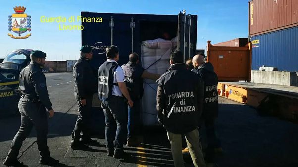 Maxi sequestro di cocaina al porto di Livorno Maxi sequestro di cocaina al porto di Livorno
