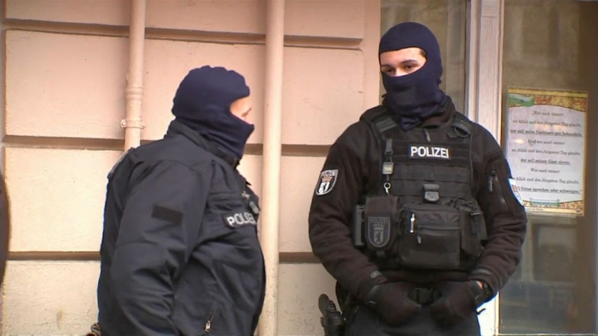 Refugee trio arrested in Germany over terrorist plot 