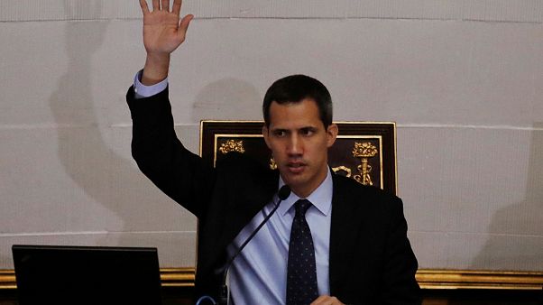 Video: Trump kendini geçici başkan ilan eden Venezuelalı lider Guaido ile telefonda görüştü Video: Trump kendini geçici başkan ilan eden Venezuelalı lider Guaido ile telefonda görüştü