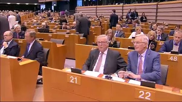 ΕΕ: «Βροχή» τα όχι στη Μέϊ για επαναδιαπραγμάτευση ΕΕ: «Βροχή» τα όχι στη Μέϊ για επαναδιαπραγμάτευση