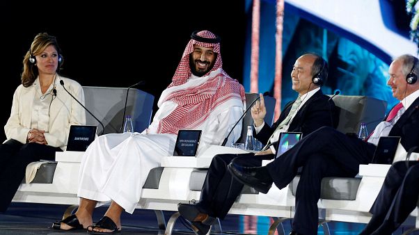 Suudi Arabistan'da 15 aylık yolsuzluk operasyonu hazineye 106 milyar dolar gelir oldu Suudi Arabistan'da 15 aylık yolsuzluk operasyonu hazineye 106 milyar dolar gelir oldu