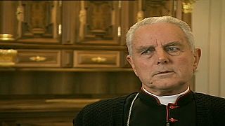 Negava l'Olocausto, condannato vescovo cattolico