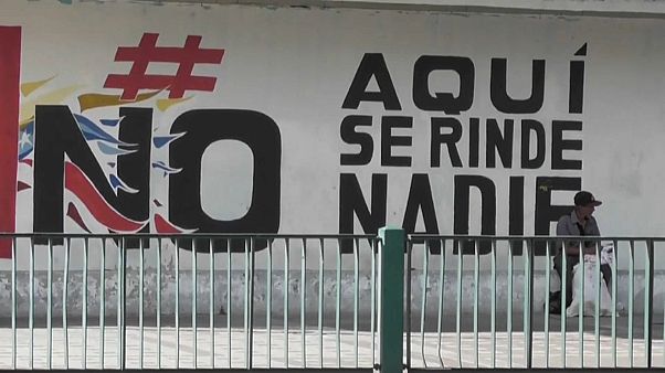 Venezuela deporta jornalistas estrangeiros Venezuela deporta jornalistas estrangeiros